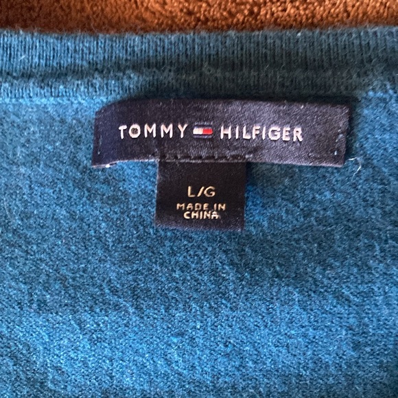 Tommy V-Neck Women’s Sweater - Picture 2 of 8